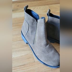 Ankle boots, size 9 but really 8, 7.5